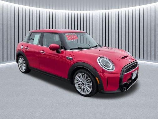 Chili Pepper Red 2024 MINI Hardtop Cooper S