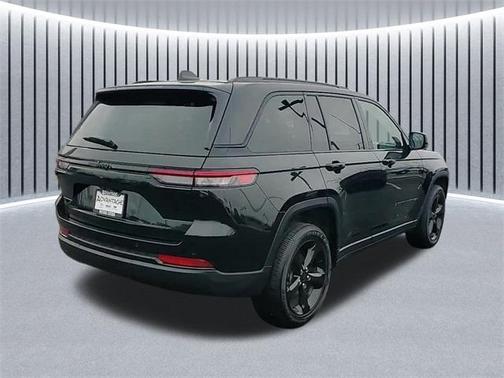 2024 Jeep Grand Cherokee Laredo