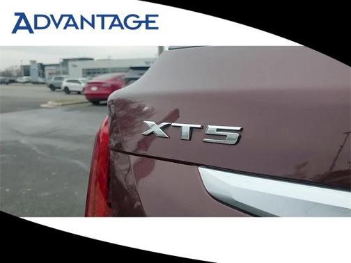 2022 Cadillac XT5 Premium Luxury