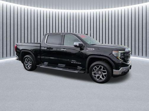 Onyx Black 2022 GMC Sierra 1500 SLT