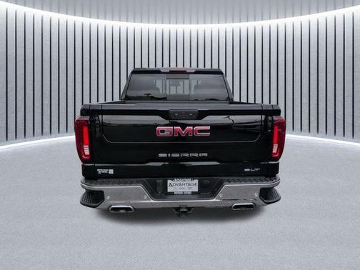 Onyx Black 2022 GMC Sierra 1500 SLT