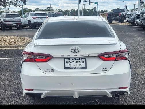 Ice 2023 Toyota Camry SE