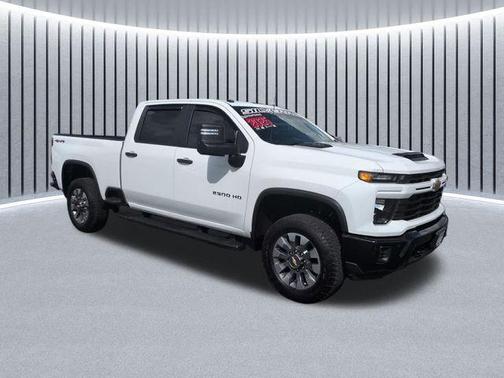 Summit White 2025 Chevrolet Silverado 2500 Custom