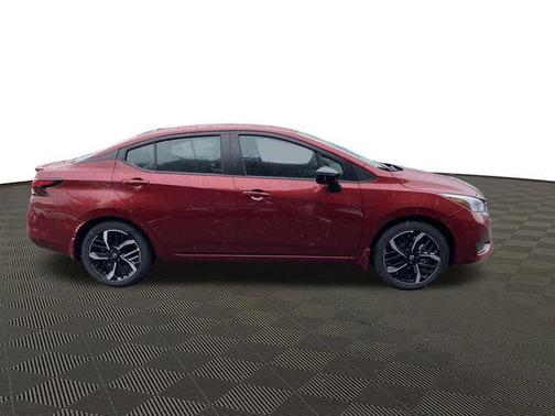 2025 Nissan Versa 1.6 SR