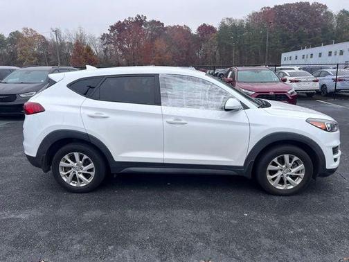 2021 Hyundai TUCSON SE