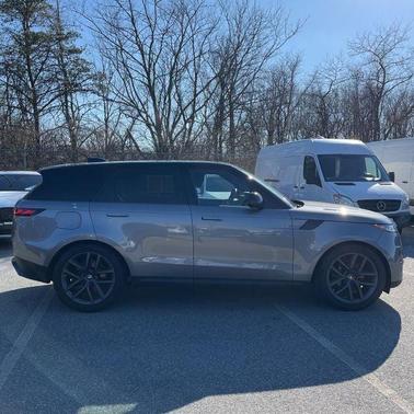 2025 Land Rover Range Rover Sport P360 SE