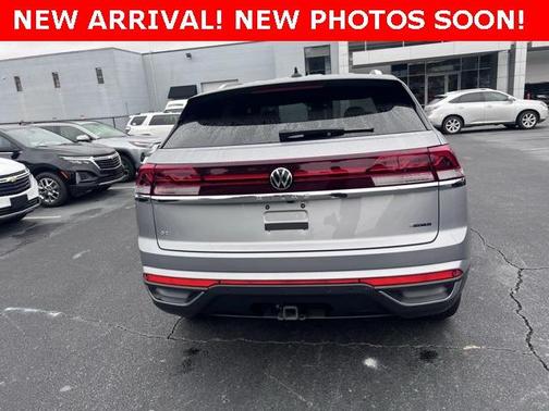 2025 Volkswagen Atlas Cross Sport 2.0T SE w/Technology