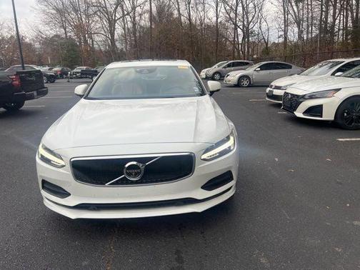 2018 Volvo S90 T5 Momentum
