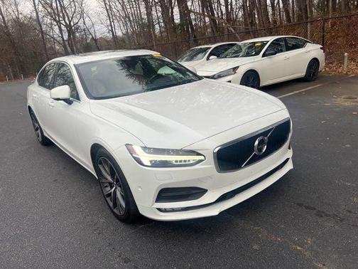 2018 Volvo S90 T5 Momentum