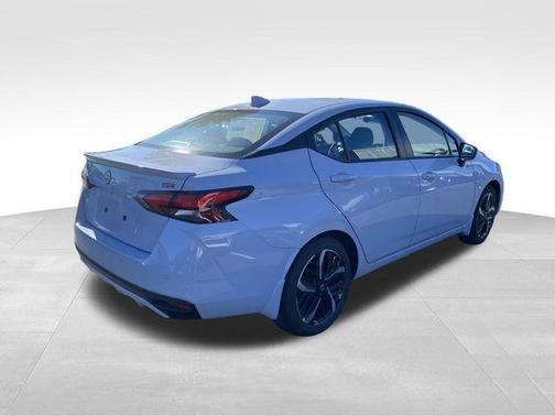 2025 Nissan Versa 1.6 SR