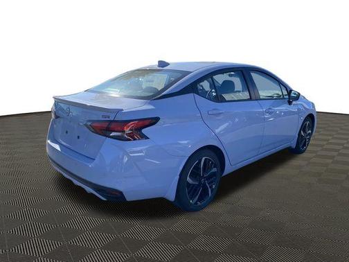 2025 Nissan Versa 1.6 SR