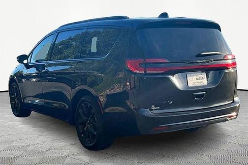 2022 Chrysler Pacifica Touring-L