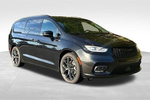 2022 Chrysler Pacifica Touring-L