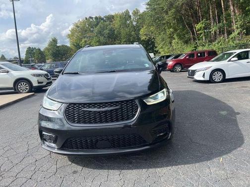 2022 Chrysler Pacifica Touring-L