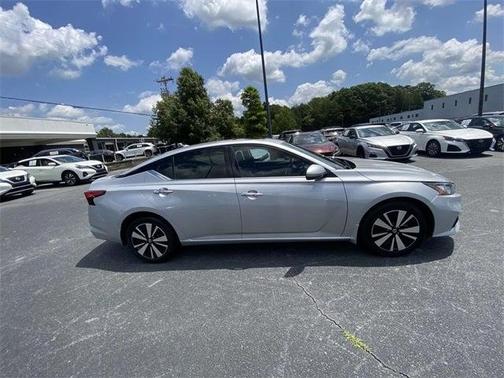 2022 Nissan Altima 2.5 SL