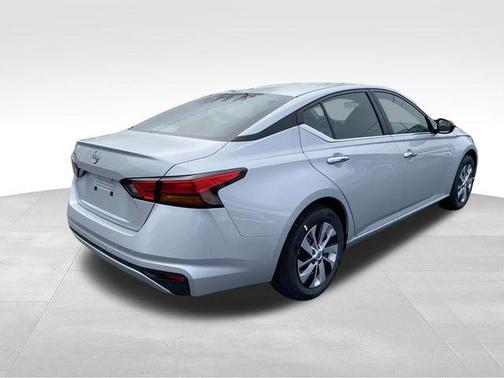 2025 Nissan Altima S