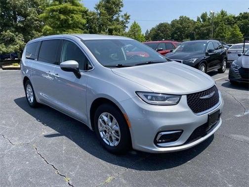 2023 Chrysler Pacifica Touring-L