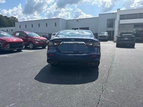 2023 Nissan Maxima SV