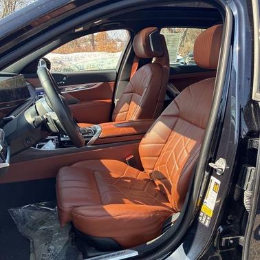 2023 BMW 760 760i xDrive