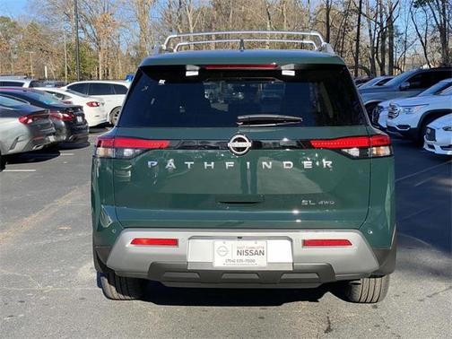 2025 Nissan Pathfinder SL
