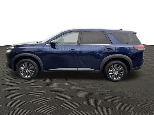 2022 Nissan Pathfinder S