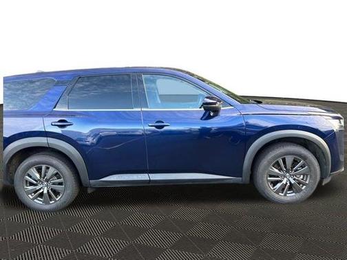 2022 Nissan Pathfinder S