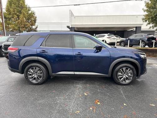 2022 Nissan Pathfinder S