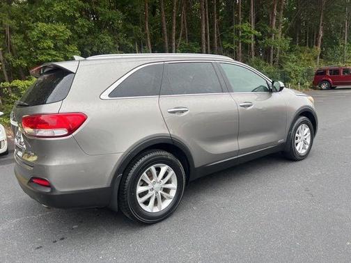 2018 Kia Sorento LX