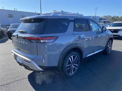 2025 Nissan Pathfinder Platinum