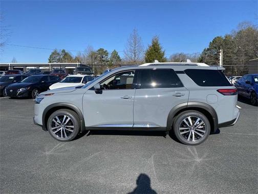 2025 Nissan Pathfinder Platinum