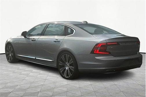 2023 Volvo S90 B6 Plus