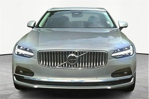 2023 Volvo S90 B6 Plus