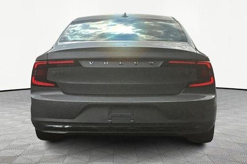 2023 Volvo S90 B6 Plus