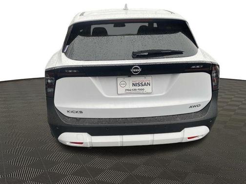 2025 Nissan Kicks SV