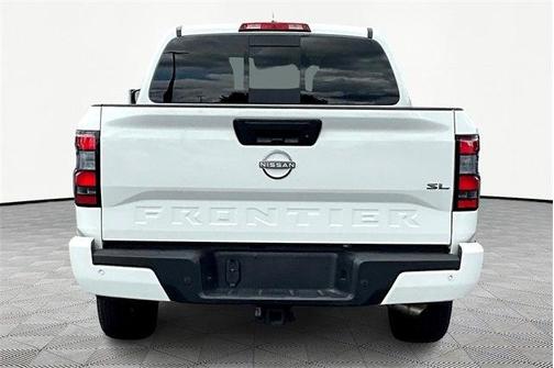 2024 Nissan Frontier SL