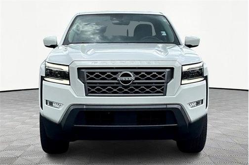 2024 Nissan Frontier SL