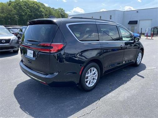 2022 Chrysler Pacifica Touring-L