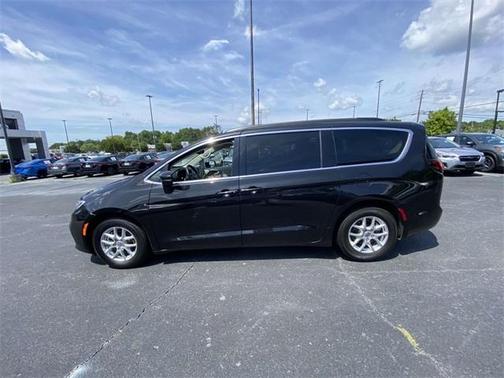 2022 Chrysler Pacifica Touring-L