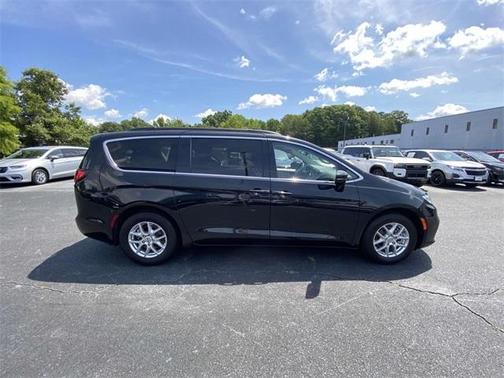 2022 Chrysler Pacifica Touring-L