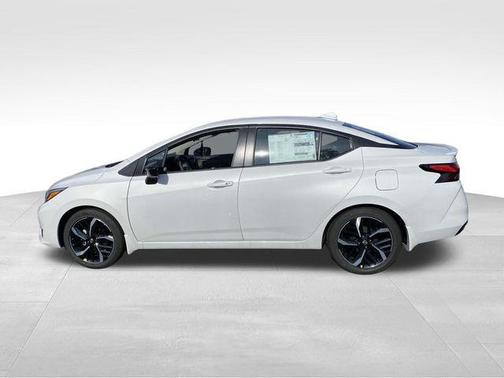 2025 Nissan Versa 1.6 SR