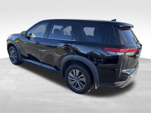 2024 Nissan Pathfinder S