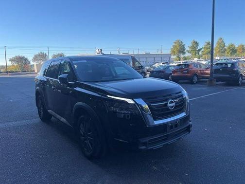 2024 Nissan Pathfinder S