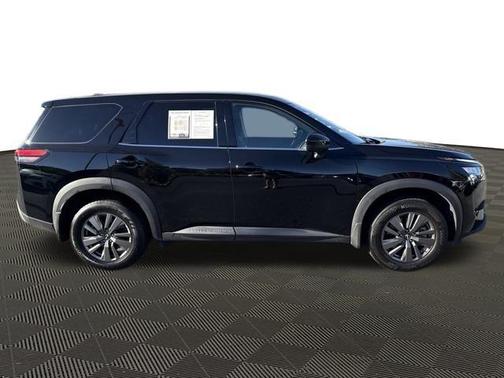2024 Nissan Pathfinder S