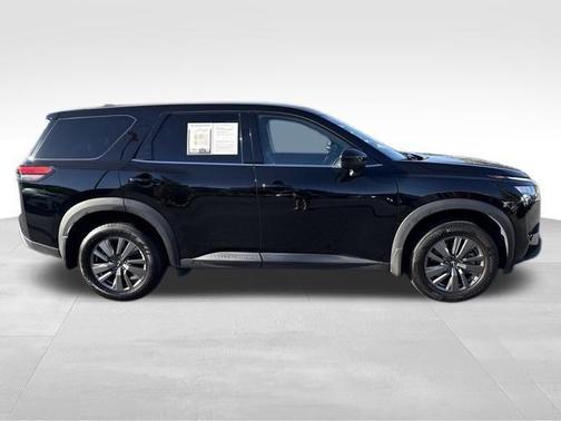 2024 Nissan Pathfinder S