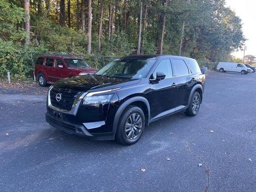 2024 Nissan Pathfinder S