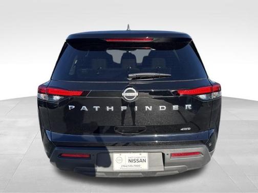 2024 Nissan Pathfinder S