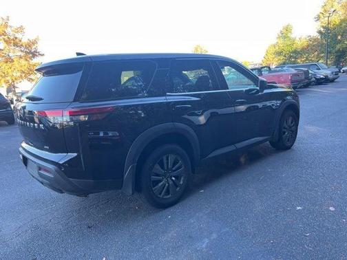 2024 Nissan Pathfinder S