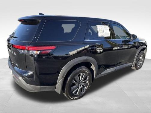 2024 Nissan Pathfinder S