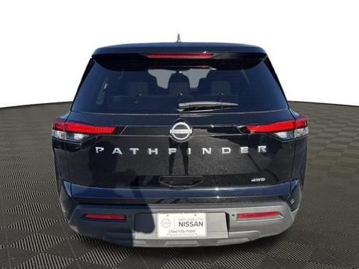 2024 Nissan Pathfinder S