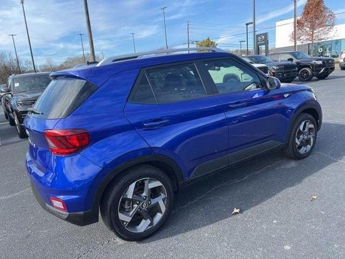 2024 Hyundai VENUE SEL